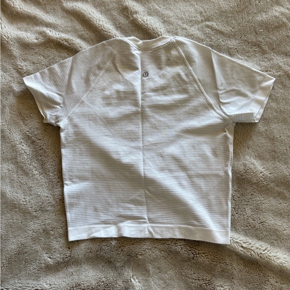 Lululemon swiftly tech cropped tshirt white stripe 4 - Picture 4 of 4